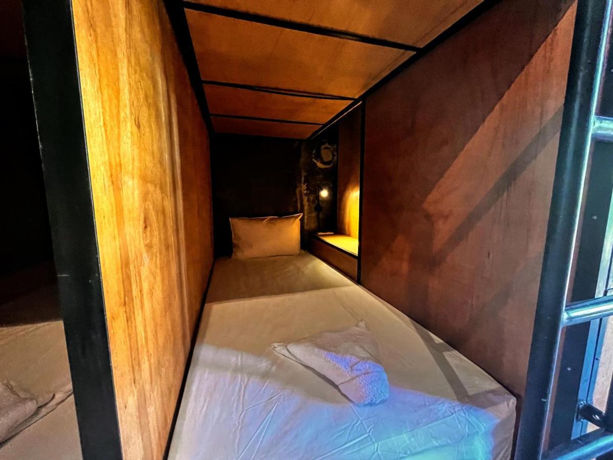 Mangroove Bay Boutique Hostel Banyuwedang Exterior foto